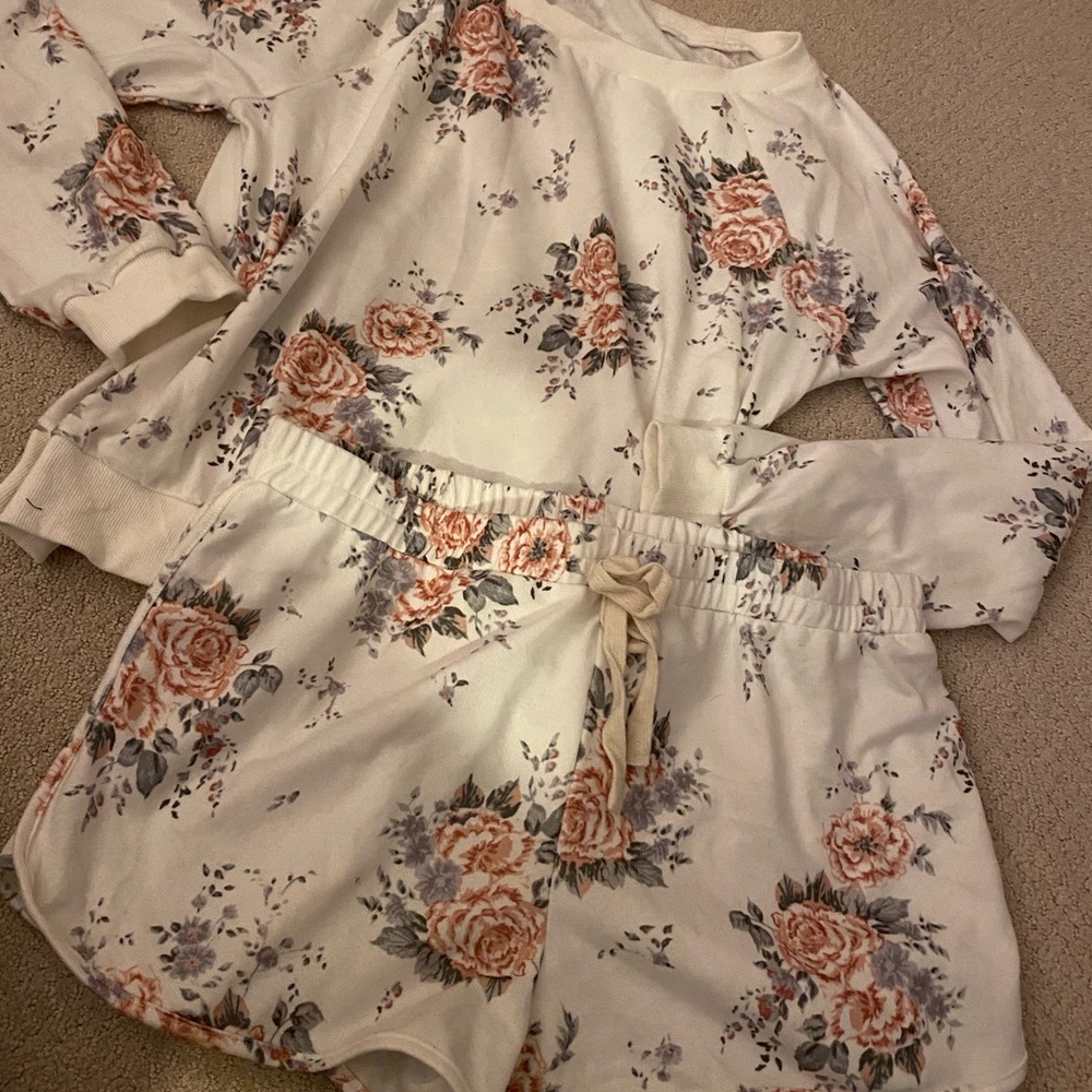 LOUNGE SET NWOT